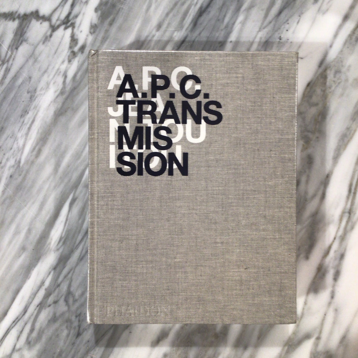 洋書 A.P.C TRANSMISION image_8c148d96-6ebb-4280-84b7-