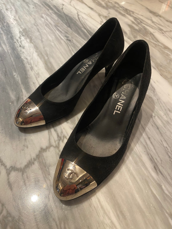 Pre-loved CHANEL Silver CC Black Suede Heels
