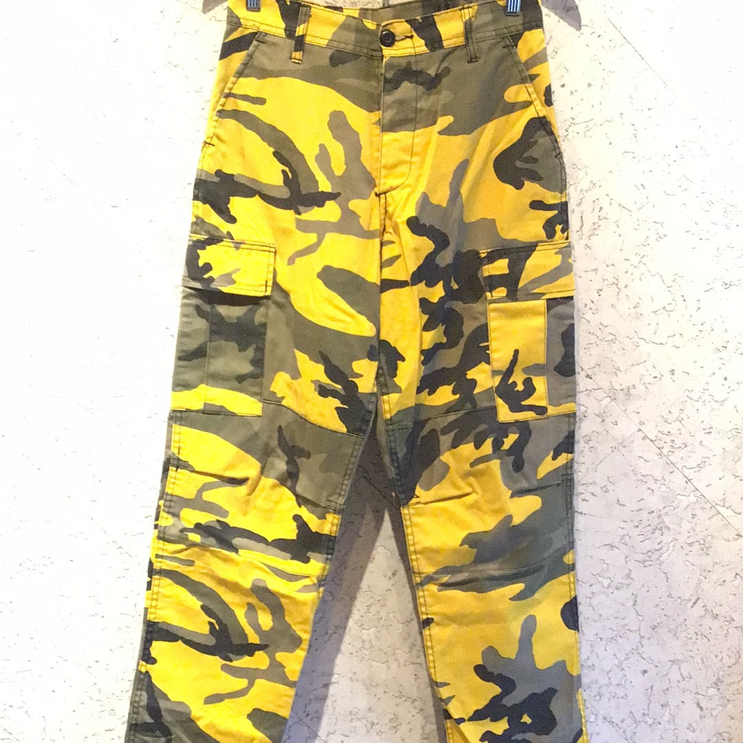 Green and hotsell yellow camo pants